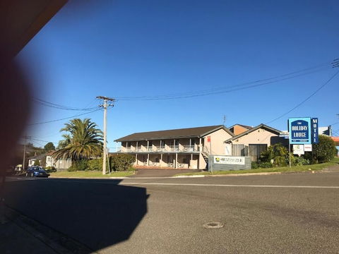 Holiday Lodge Motor Inn - Whitsundays Accommodation 1
