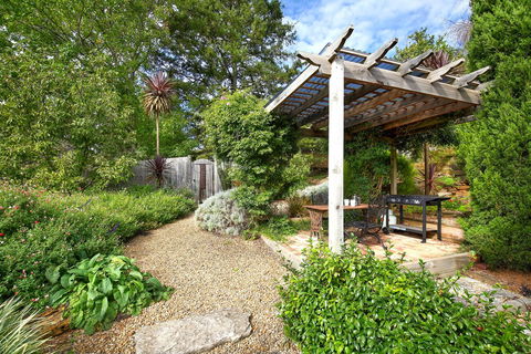 Hills Havens Cottages - Whitsundays Accommodation 2
