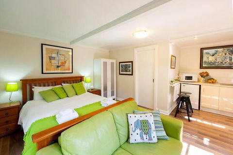 Holly Lodge - Whitsundays Accommodation 7