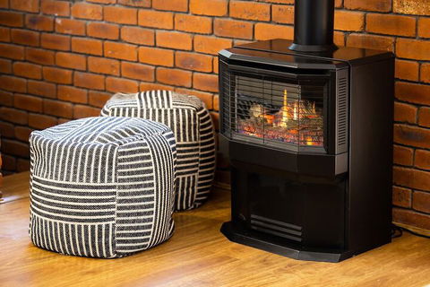 Holly Lodge - Whitsundays Accommodation 1