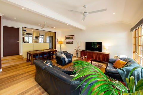 Holly Lodge - Whitsundays Accommodation 3