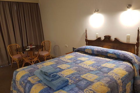 Cobb Inlander Motel - Whitsundays Accommodation 7