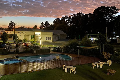 Bucketts Way Motel And Restaurant - Whitsundays Accommodation 3