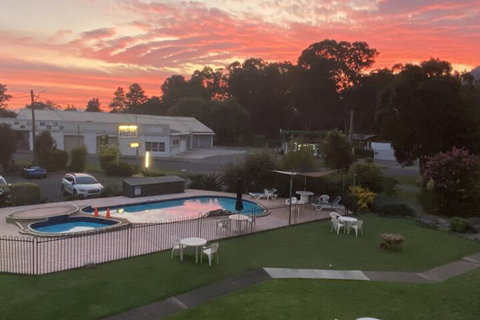 Bucketts Way Motel And Restaurant - Whitsundays Accommodation 6