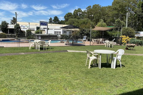 Bucketts Way Motel And Restaurant - Whitsundays Accommodation 7