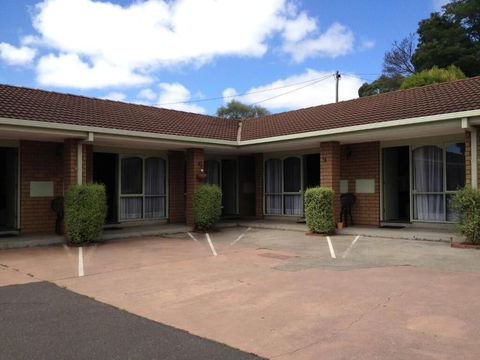 Rippleside Park Motor Inn - Whitsundays Accommodation 1