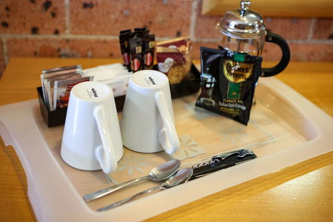 Akuna Motor Inn And Apartments - Whitsundays Accommodation 5