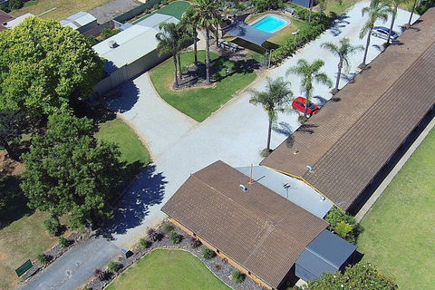 Golfers Lodge Motel - Whitsundays Accommodation 3