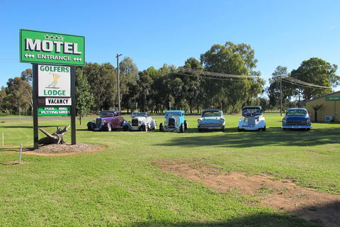 Golfers Lodge Motel - Whitsundays Accommodation 1