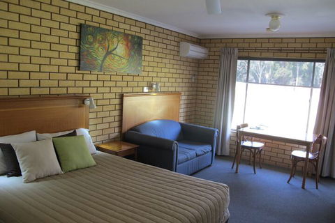 Golfers Lodge Motel - Whitsundays Accommodation 7