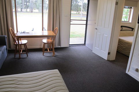 Golfers Lodge Motel - Whitsundays Accommodation 6
