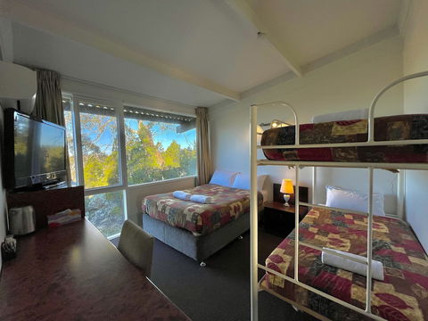 High Country Motel - Whitsundays Accommodation 6