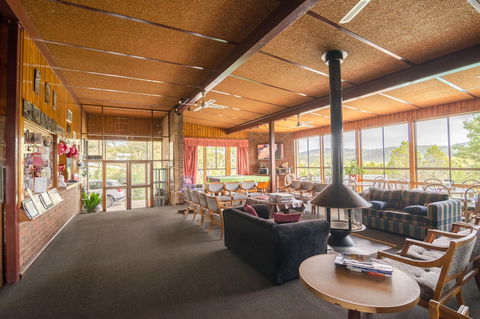 High Country Motel - Whitsundays Accommodation 3