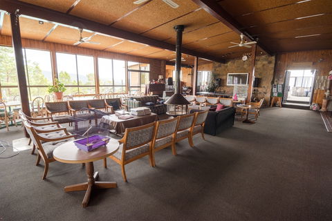 High Country Motel - Whitsundays Accommodation 4