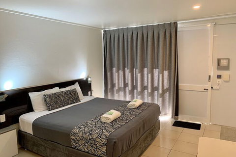 Surf Beach Motel Coffs - Whitsundays Accommodation 4