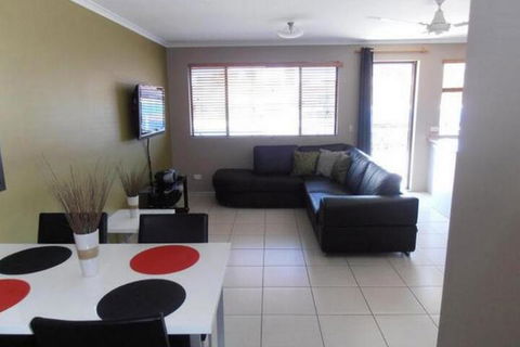 Beachside Court Holiday Apartments - Whitsundays Accommodation 5