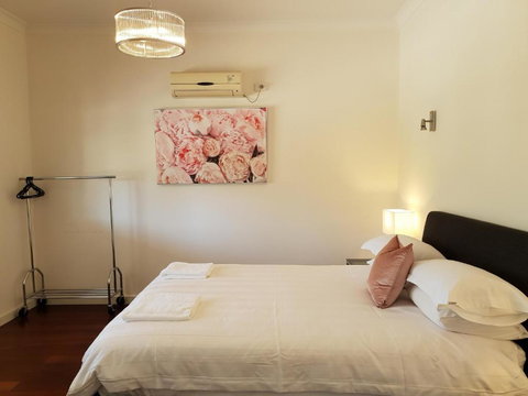 Leisurely Manor - Whitsundays Accommodation 4