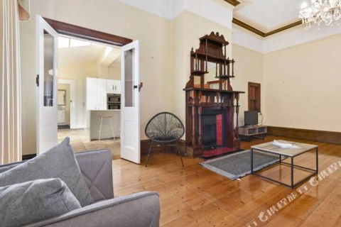 Rose Garden Spacious Family Home Near CBD - Whitsundays Accommodation 3