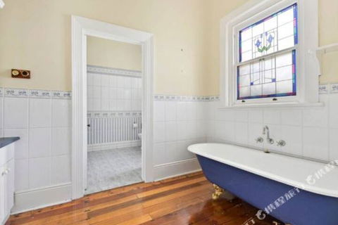 Rose Garden Spacious Family Home Near CBD - Whitsundays Accommodation 5