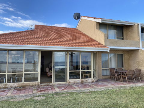 Lands Edge - Whitsundays Accommodation 1