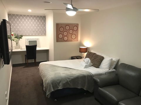 Rosanna Mansion - Whitsundays Accommodation 5