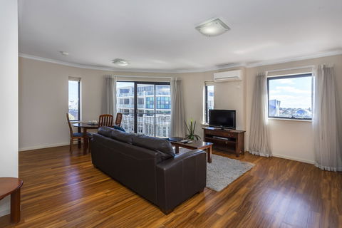 Perth West End Apartment 406 - Whitsundays Accommodation 2