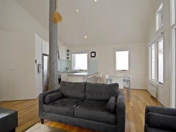 Pearse 1 - Whitsundays Accommodation 1