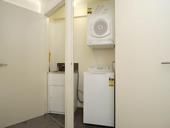 Pearse 1 - Whitsundays Accommodation 6