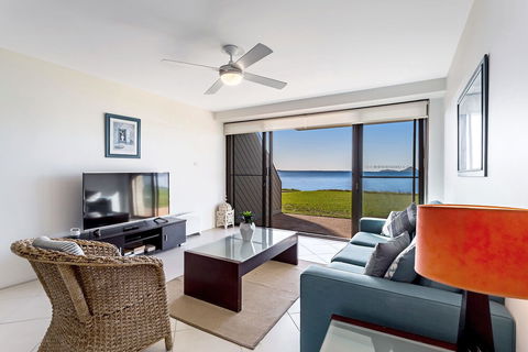Harbourside, Unit 2/07 Soldiers Point Road - Whitsundays Accommodation 4