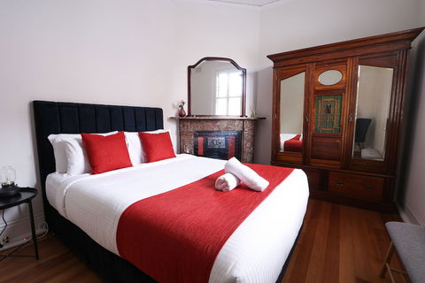 Discover The Rocks - Heritage House - Whitsundays Accommodation 6
