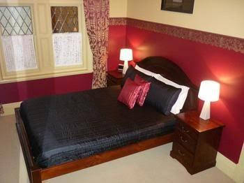 Triune House Bed & Breakfast - Whitsundays Accommodation 1