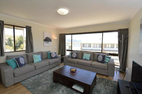Kirwan 40 - Whitsundays Accommodation 1