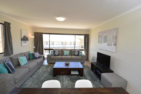 Kirwan 40 - Whitsundays Accommodation 5