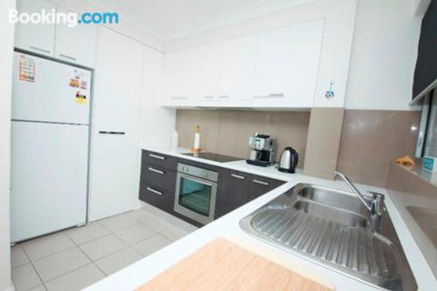 El Sandi Unit 11 14 18 North Street - Whitsundays Accommodation 5