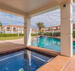 Breakers Block 1 unit 1 Pool in complex across the road from the beach - Whitsundays Accommodation