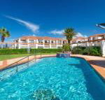 Breakers Block 3 Unit 2 Pool in complex across the road from the beach - Whitsundays Accommodation