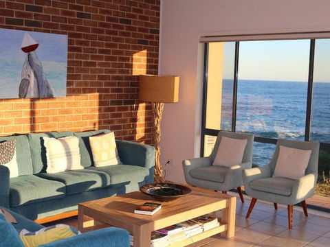 Ocean Views 4 Ocean Street Air Conditioned Luxury With Beautiful Ocean Views - Whitsundays Accommodation 3