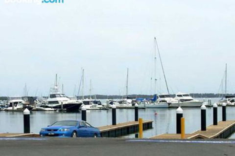 4 The Point 5 7 Mitchell Street Stunnning Water Views With Air Conditioning - Whitsundays Accommodation 1
