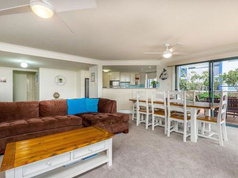 3 Peninsula Waters 2 4 Soldiers Point Rd Beautiful Air Conditioned Unit With Pool Lift & WIFI - Whitsundays Accommodation 6
