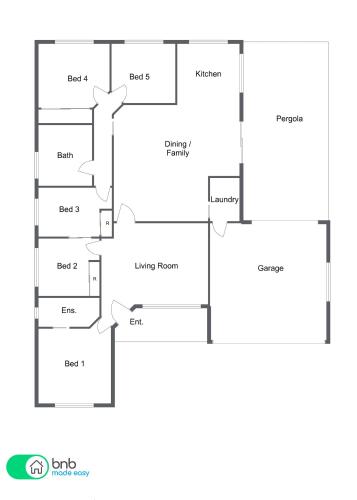 Roselawn Entertainer Large & Luxurious Sleeps 12 - Whitsundays Accommodation 1