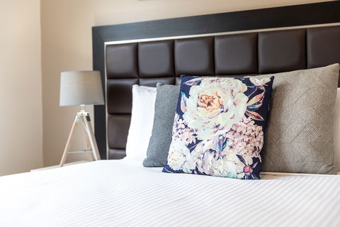 Urban Rest - Banq - Whitsundays Accommodation 1