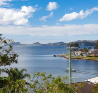 Iluka 46 Soldiers Point Rd Stunning Air Conditioned house with WIFI  Water Views - Whitsundays Accommodation