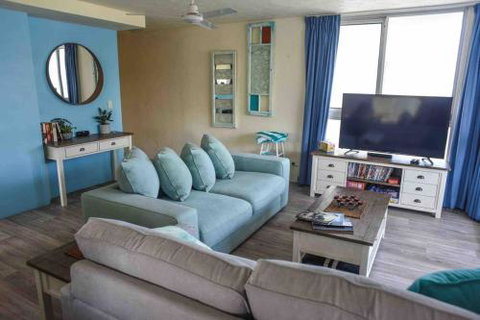 Pool Tennis Alexandra Headlands Oceanfront Resort - Whitsundays Accommodation 1