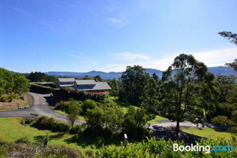 Hillcrest Spectacular Views! - Whitsundays Accommodation 5