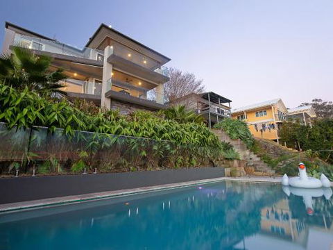 Absolute Waterfront Lakehouse Fishing Point Waterfront Pool Jetty - Whitsundays Accommodation 0