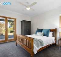 Mosss Place - Whitsundays Accommodation