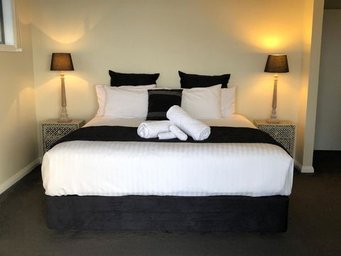 SEA EAGLE COTTAGE Amazing Views Of Bay Of Fires - Whitsundays Accommodation 4