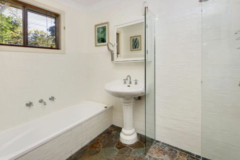 Hillsborough Cottage - Whitsundays Accommodation 3