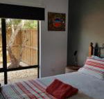 Red Ochre  Large 1BR with Private Courtyard - Whitsundays Accommodation