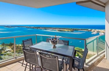 Luxury 3BR Apt With Incredible Views - Whitsundays Accommodation 5